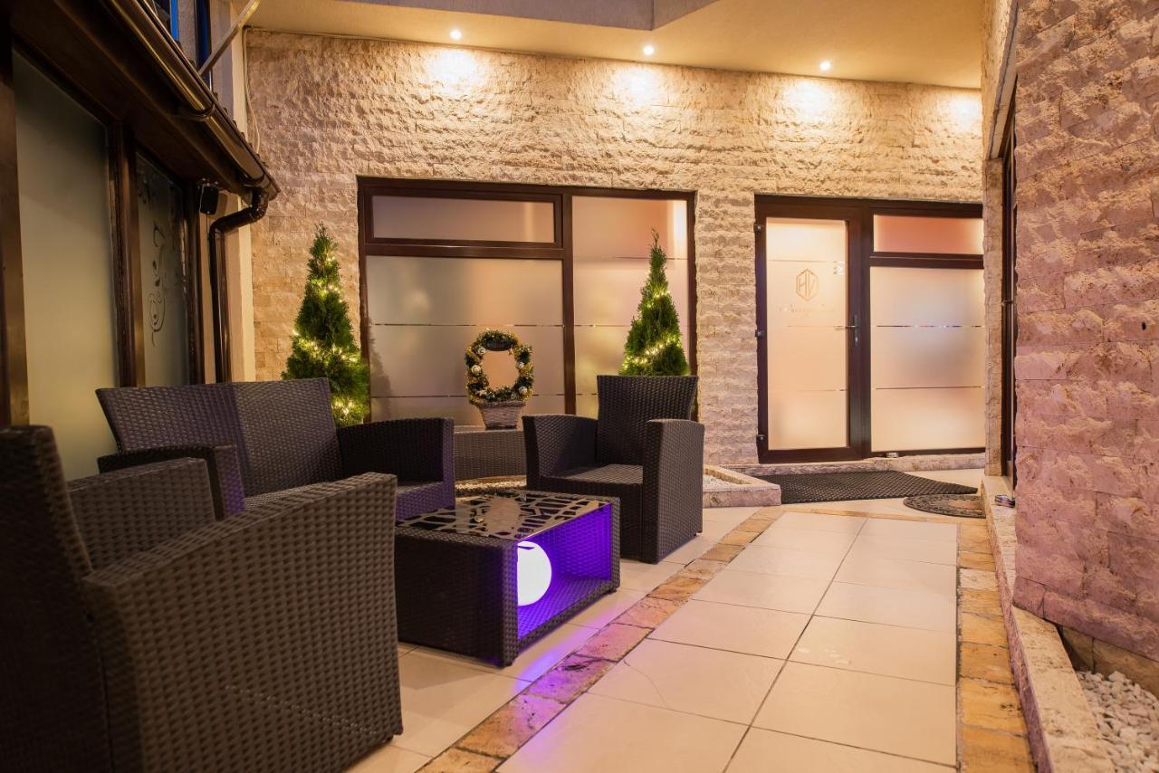 H & V Residence - Diamond Bungalow Apartment Arad Exteriér fotografie