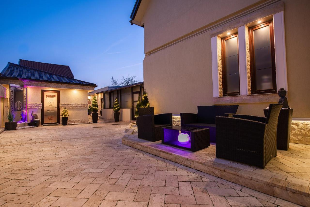 H & V Residence - Diamond Bungalow Apartment Arad Exteriér fotografie