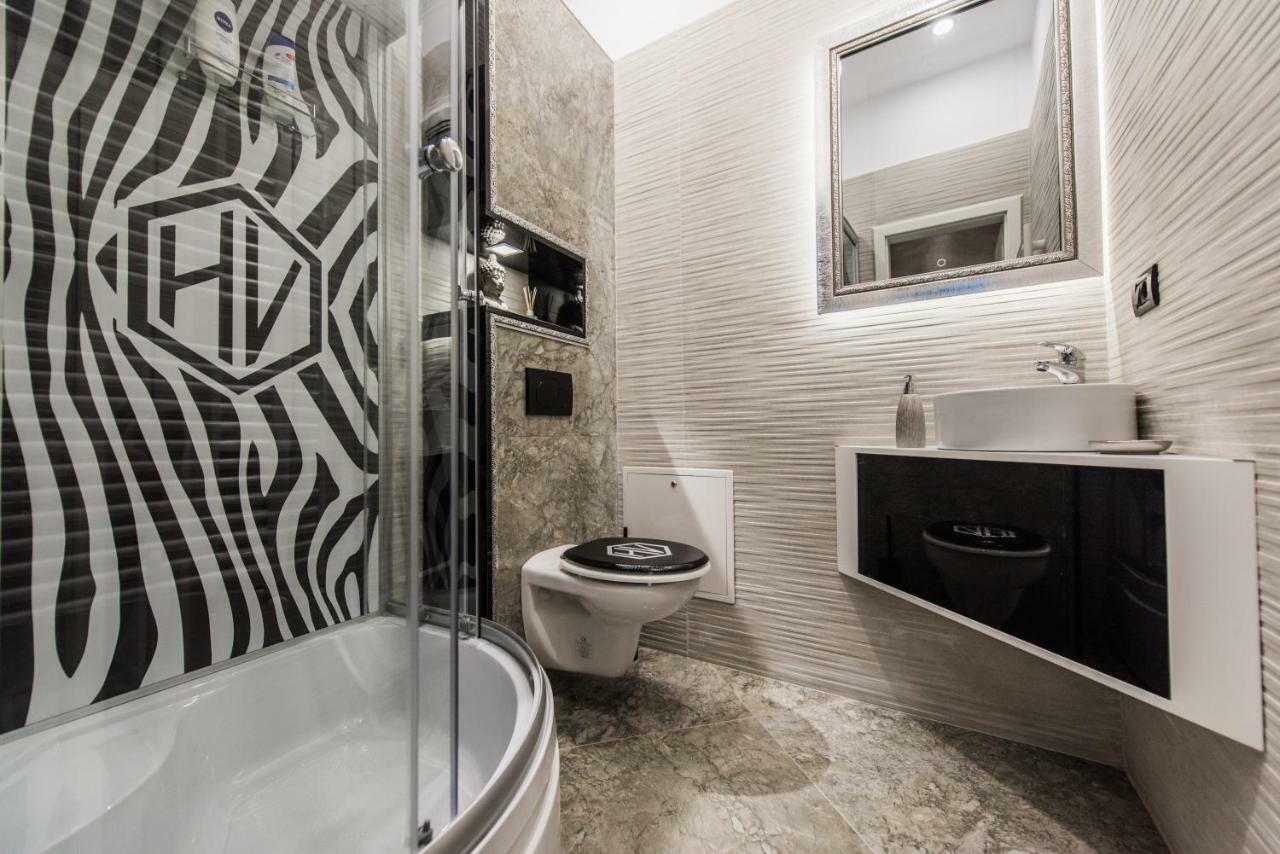 H & V Residence - Diamond Bungalow Apartment Arad Exteriér fotografie