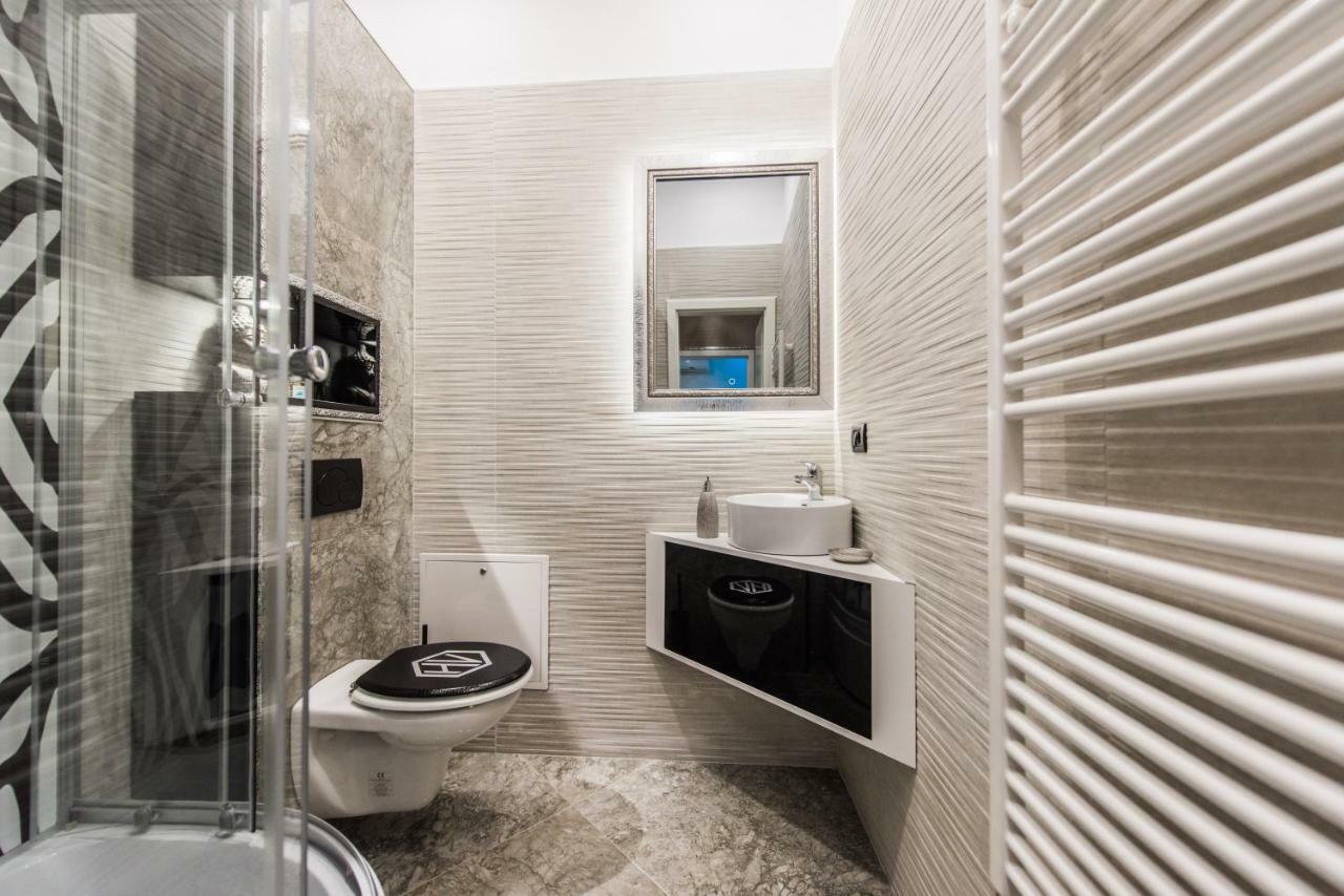H & V Residence - Diamond Bungalow Apartment Arad Exteriér fotografie